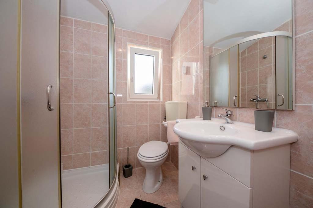 Apartmani Luka Banjol Exterior photo